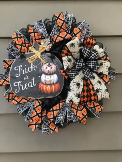 Easy Traditional Halloween Wreaths