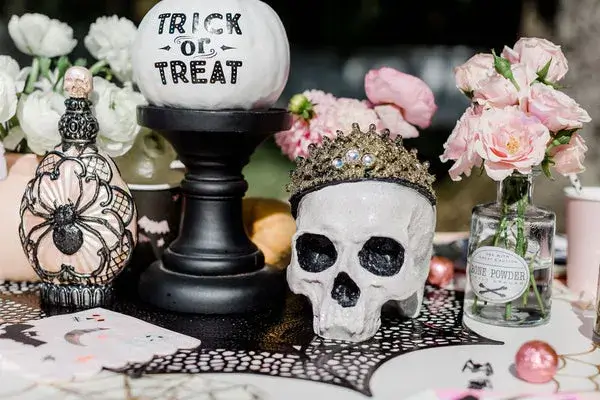 Rosy Skull Décor for Halloween Decoration Idea